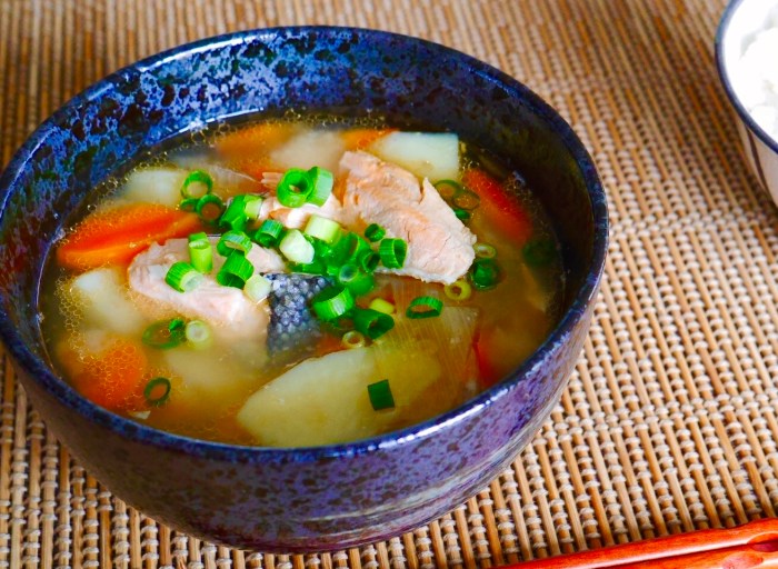 How to cook salmon head soup japanese style