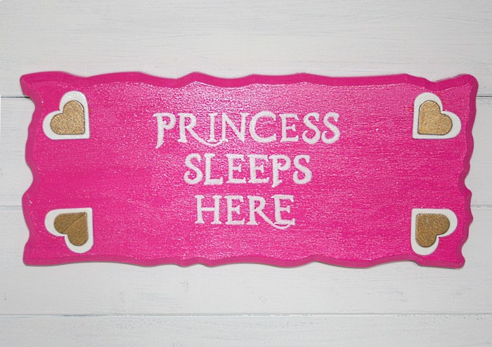 How to decorate a girls room sign