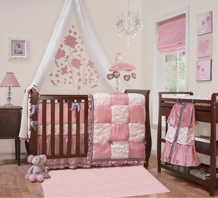 How to decorate room for infant